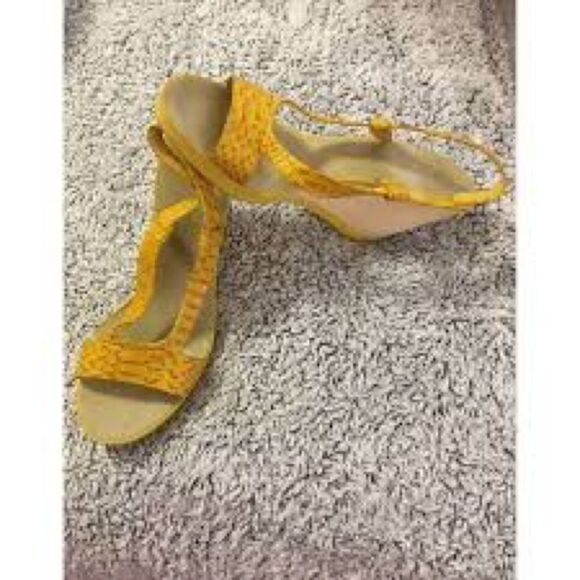 NINE WEST Tribal Yellow Snakeskin Wedge Platform Sandal Wood Heels - Picture 1 of 11